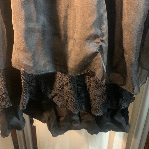 Beautiful goth dress. Never worn UK imported.zipper in back. Very chic! XoXo. - Picture 4 of 7